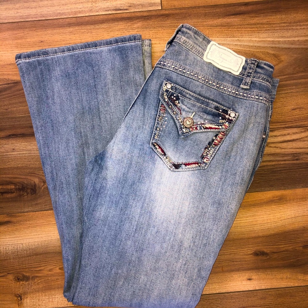 Never worn Shyanne jeans. Size 32